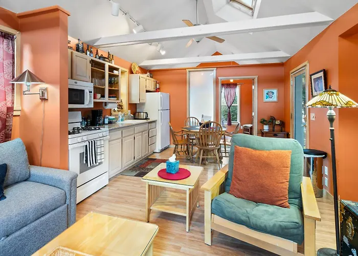 Bluemoon Vacation Rentals - Bluemoon Cottage